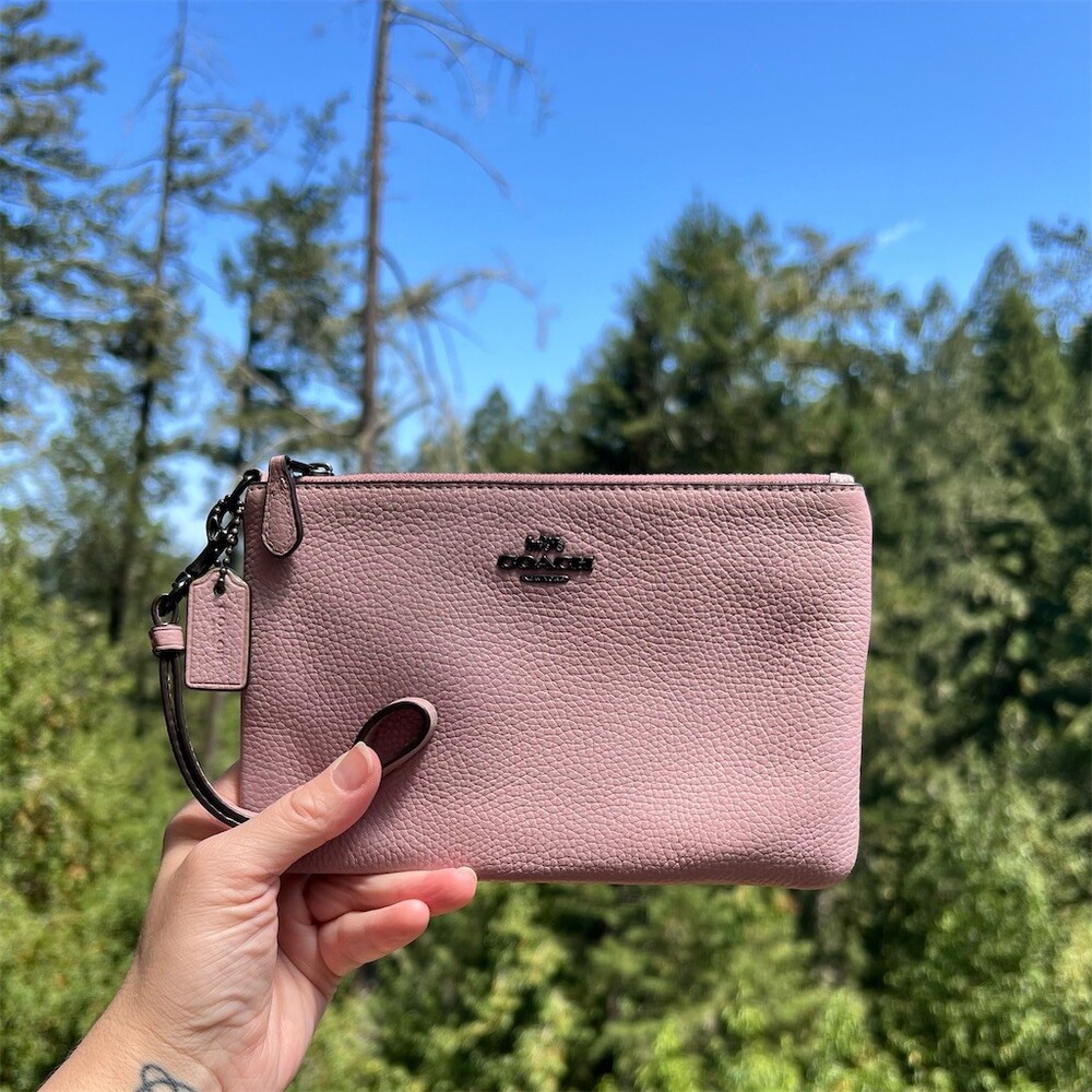 COACH Pink Mauve Small Pebble Leather Wristlet Wallet Gunmetal Hardware AUTHENTC